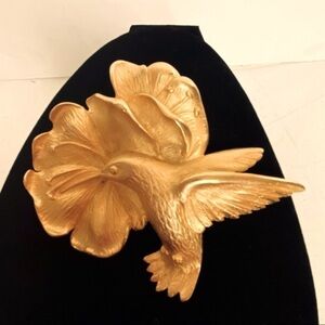 Vintage (Rare) DR 94 (Doreen Ryan) Gold Colored Hummingbird & Flower Brooch.
